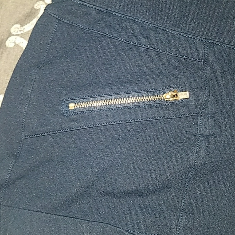 Shorts - Picture 3 of 3